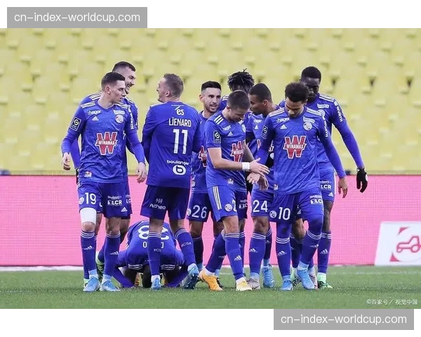 实时战报：斯特拉斯堡2-0领先昂热